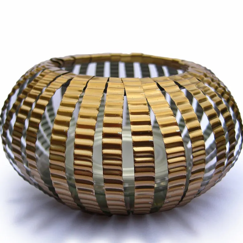 Tin Can-dle, 2001